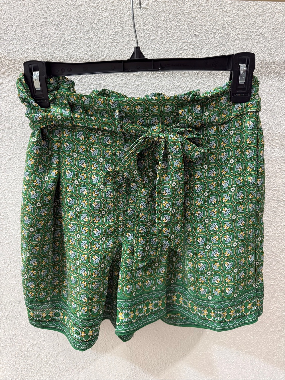 Max Studio Green Floral Geometric Tie-Waist Shorts